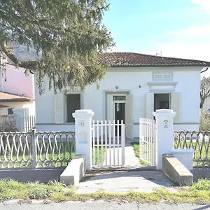 https://villa-bruna.it-tuscanyhotel.com